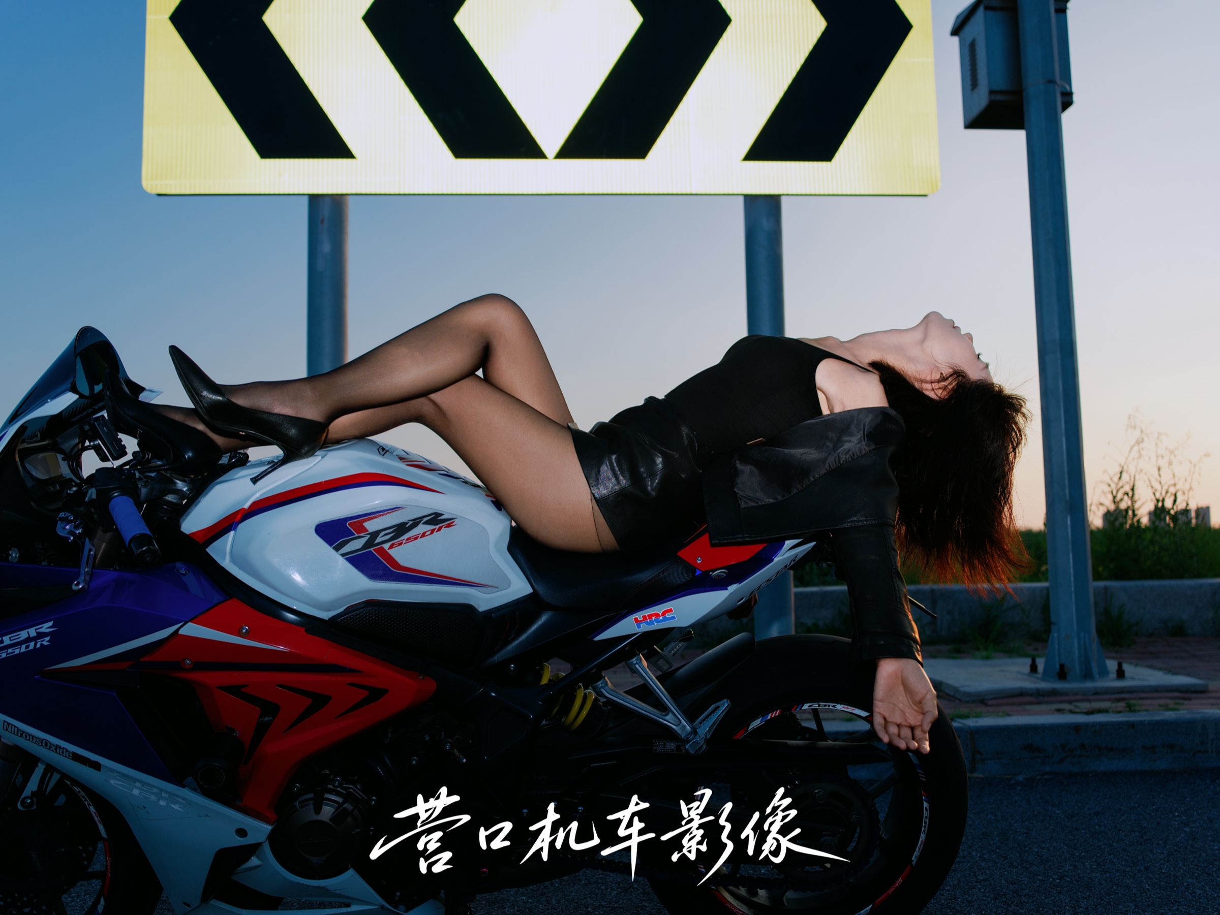 月夜引擎机车摄影作品 7