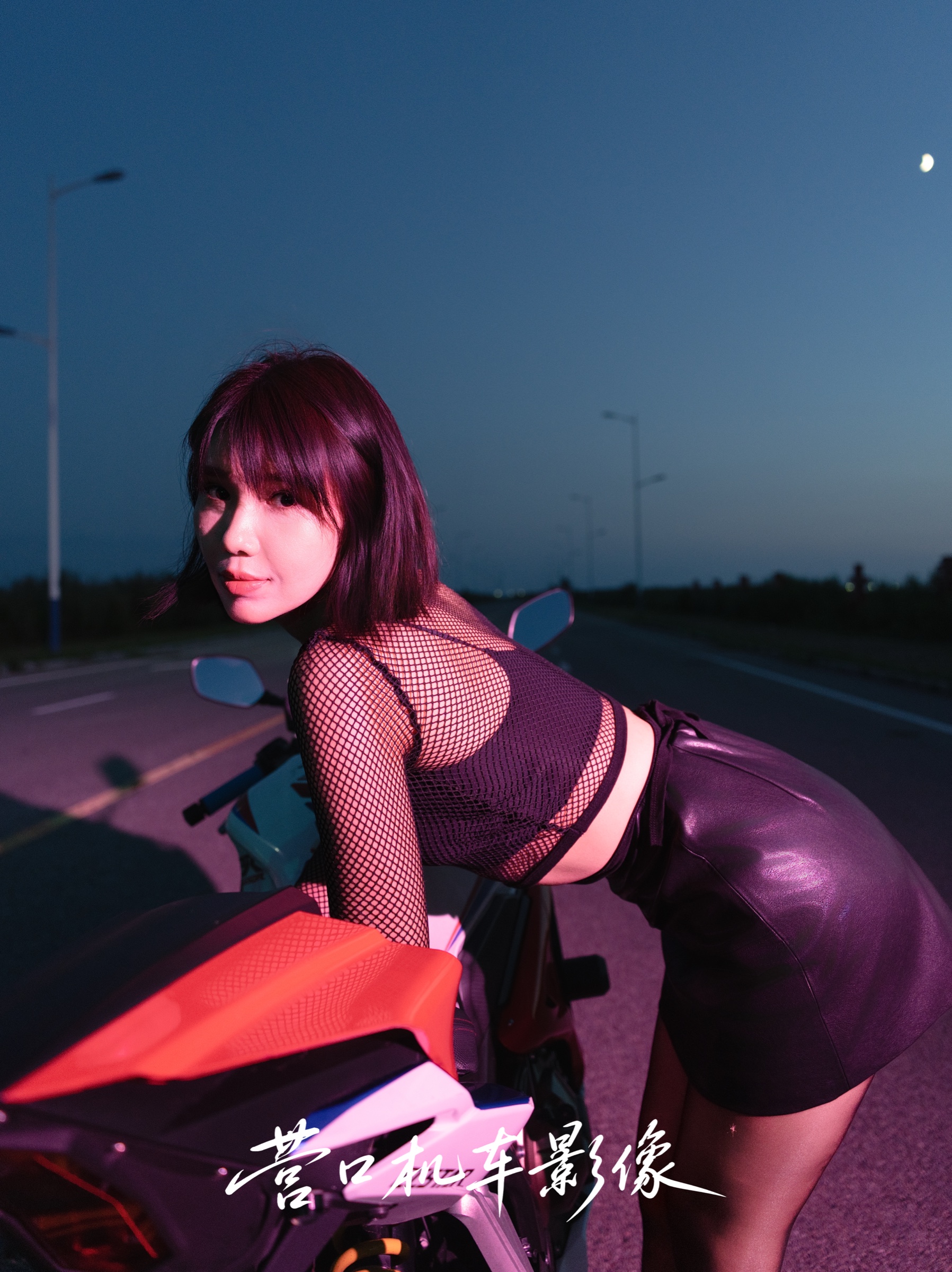 月夜引擎机车摄影作品 14